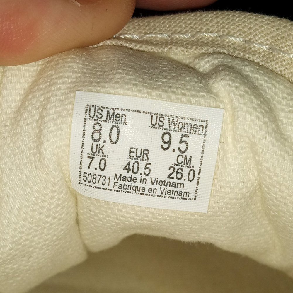 VANS - Picture 2 of 4
